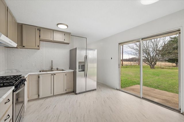 2114 Sunset Drive, Brookston, TX 75421