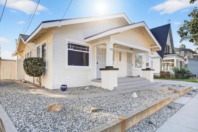 1530 E Appleton Street, Long Beach, CA 90802