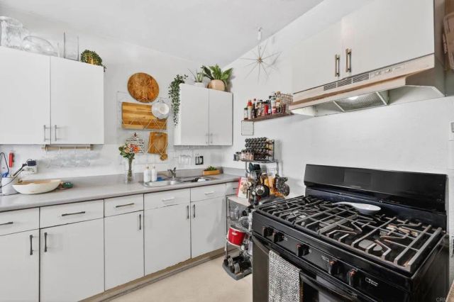 1530 E Appleton Street, Long Beach, CA 90802