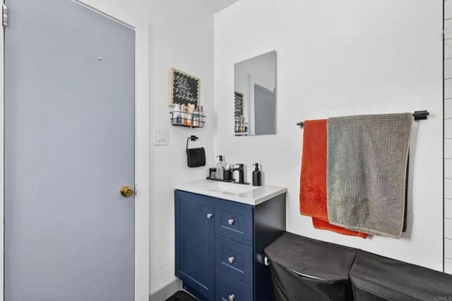 1530 E Appleton Street, Long Beach, CA 90802