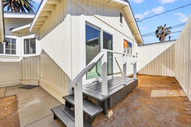 1530 E Appleton Street, Long Beach, CA 90802