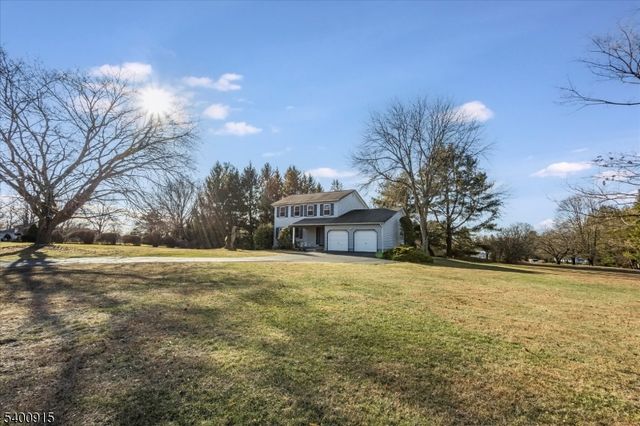 2 Bernard Ct, Clinton Twp., NJ 08833