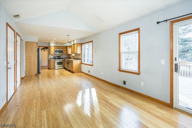 2 Bernard Ct, Clinton Twp., NJ 08833