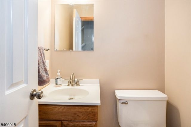 2 Bernard Ct, Clinton Twp., NJ 08833