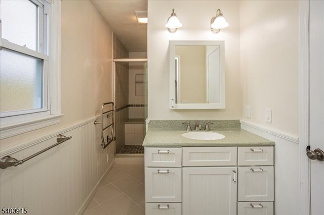 2 Bernard Ct, Clinton Twp., NJ 08833