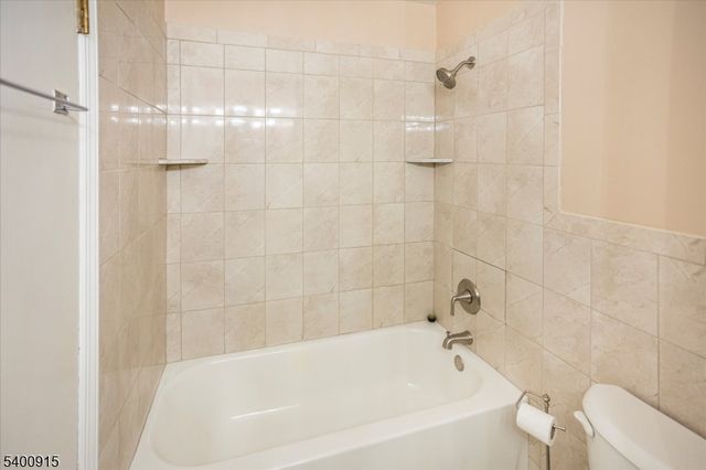 2 Bernard Ct, Clinton Twp., NJ 08833