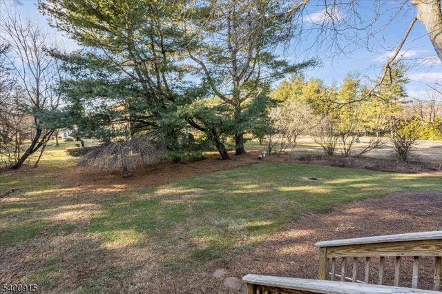 2 Bernard Ct, Clinton Twp., NJ 08833