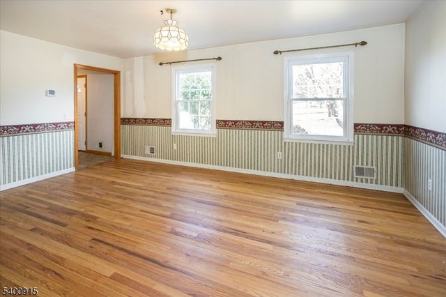 2 Bernard Ct, Clinton Twp., NJ 08833