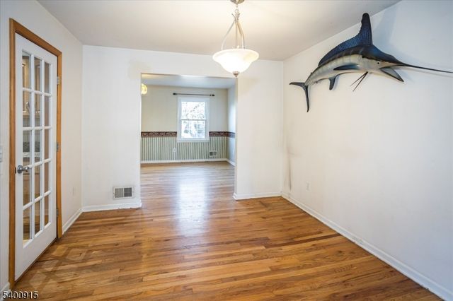 2 Bernard Ct, Clinton Twp., NJ 08833