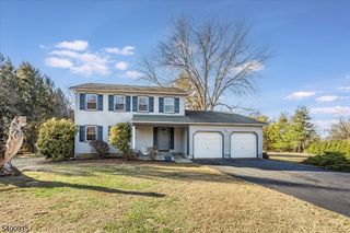2 Bernard Ct, Clinton Twp., NJ 08833