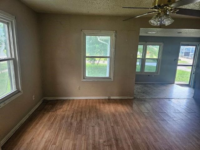 2950 Mahaska Avenue, Des Moines, IA 50317