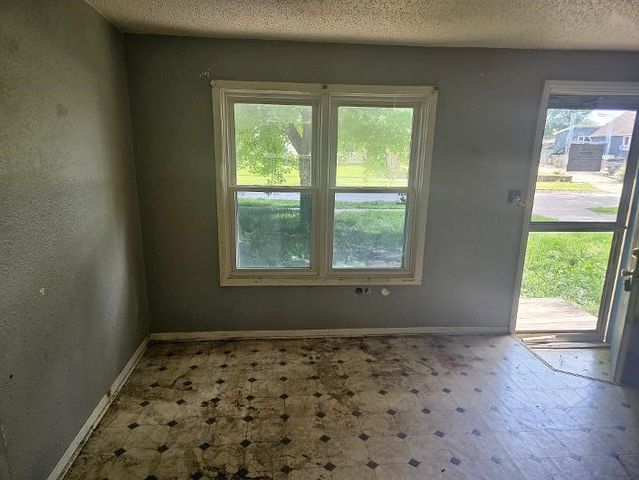 2950 Mahaska Avenue, Des Moines, IA 50317