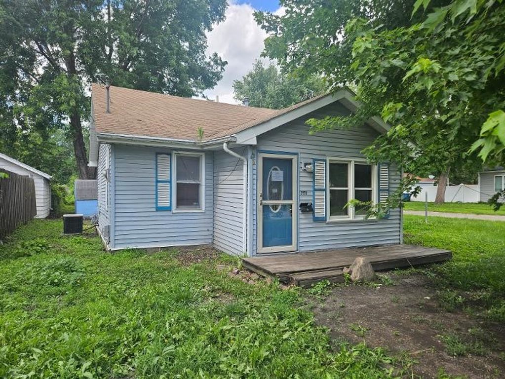 2950 Mahaska Avenue, Des Moines, IA 50317