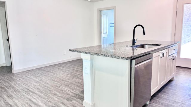 7705 Date Avenue, Lubbock, TX 79404