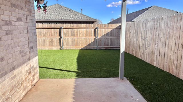 7705 Date Avenue, Lubbock, TX 79404