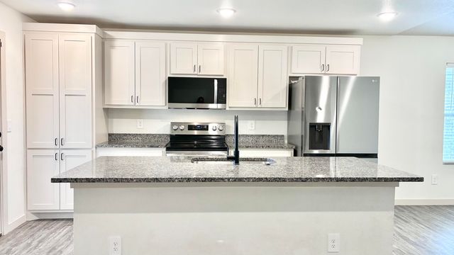 7705 Date Avenue, Lubbock, TX 79404