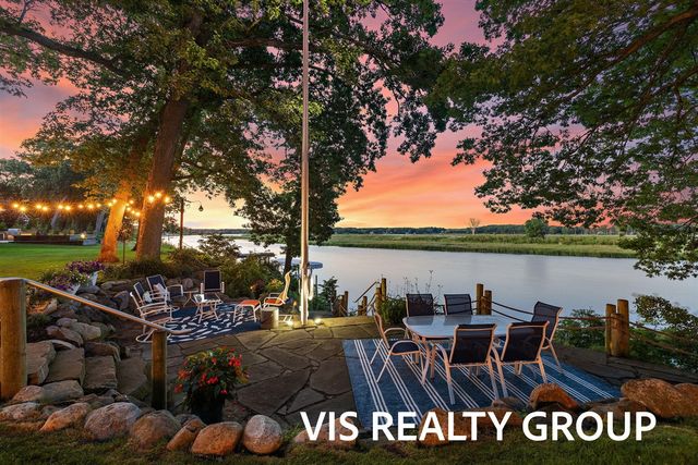 15085 Mercury Drive, Grand Haven, MI 49417
