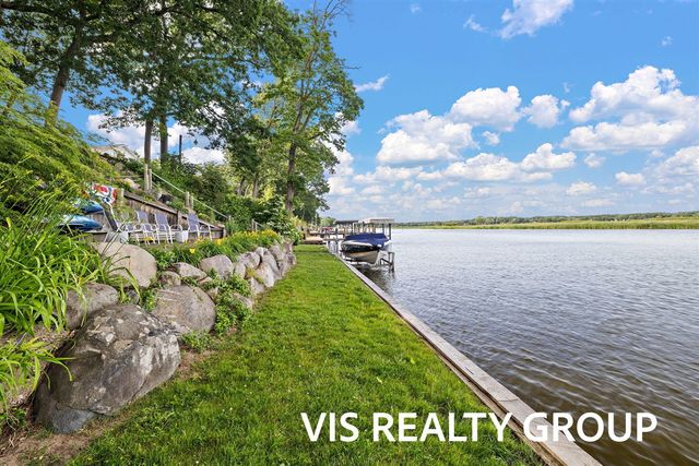 15085 Mercury Drive, Grand Haven, MI 49417