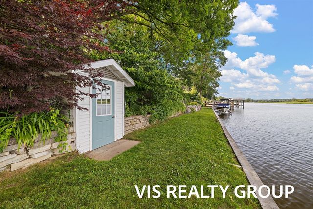 15085 Mercury Drive, Grand Haven, MI 49417