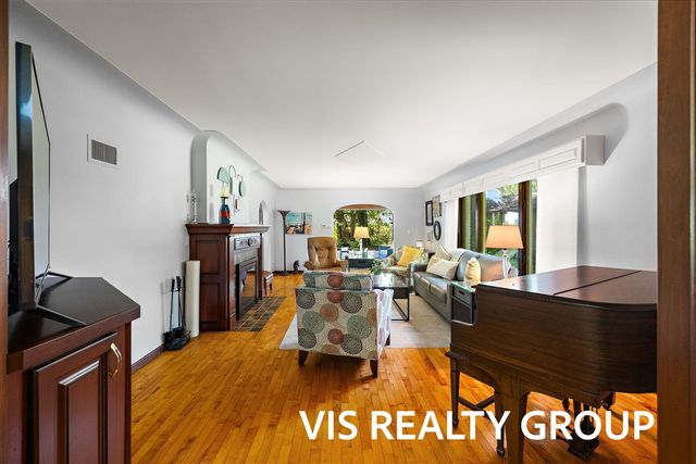 15085 Mercury Drive, Grand Haven, MI 49417