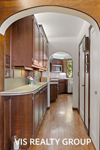 15085 Mercury Drive, Grand Haven, MI 49417