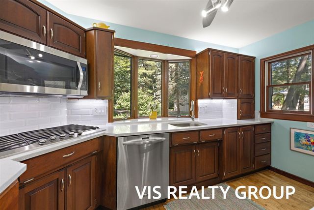 15085 Mercury Drive, Grand Haven, MI 49417
