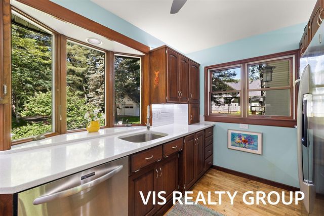 15085 Mercury Drive, Grand Haven, MI 49417