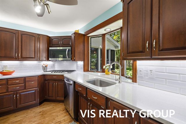 15085 Mercury Drive, Grand Haven, MI 49417