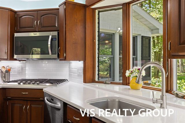 15085 Mercury Drive, Grand Haven, MI 49417
