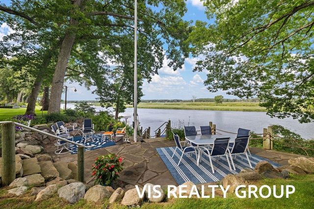 15085 Mercury Drive, Grand Haven, MI 49417