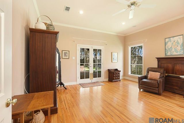 2310 Dove Hollow Dr, Baton Rouge, LA 70809