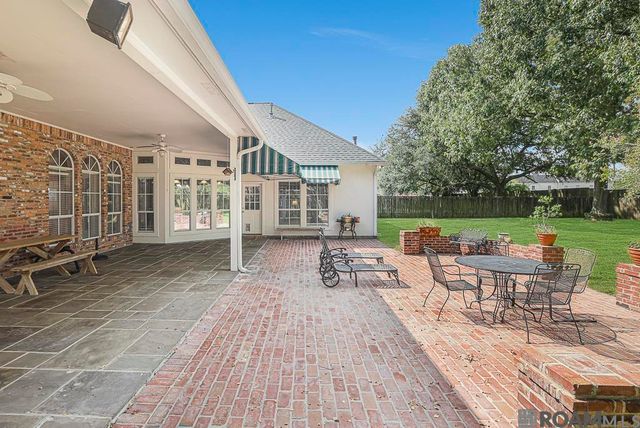 2310 Dove Hollow Dr, Baton Rouge, LA 70809