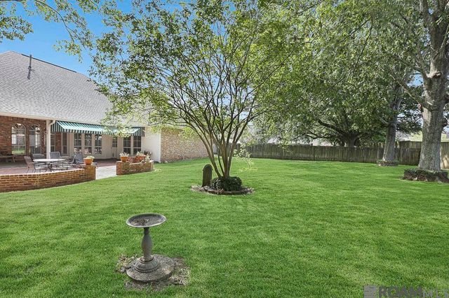 2310 Dove Hollow Dr, Baton Rouge, LA 70809