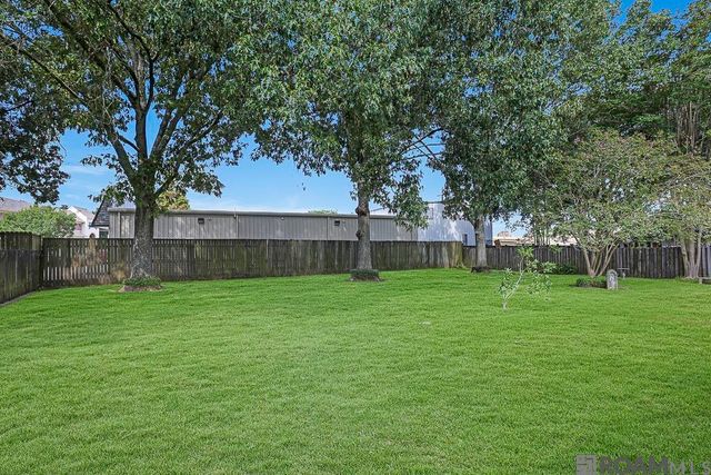 2310 Dove Hollow Dr, Baton Rouge, LA 70809