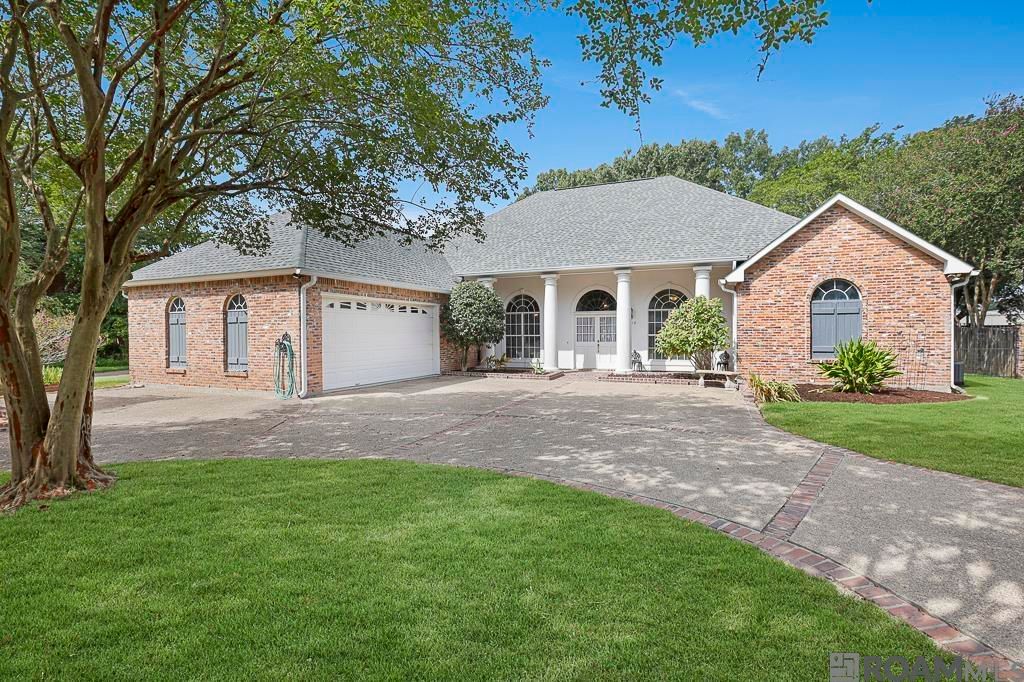 2310 Dove Hollow Dr, Baton Rouge, LA 70809