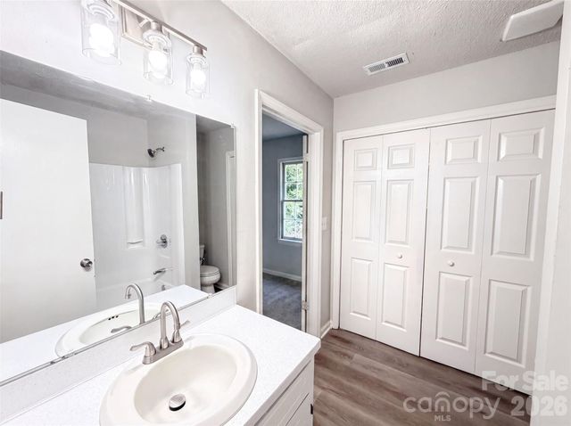 6912 Fieldlark Lane, Charlotte, NC 28227