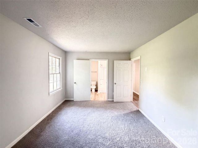 6912 Fieldlark Lane, Charlotte, NC 28227
