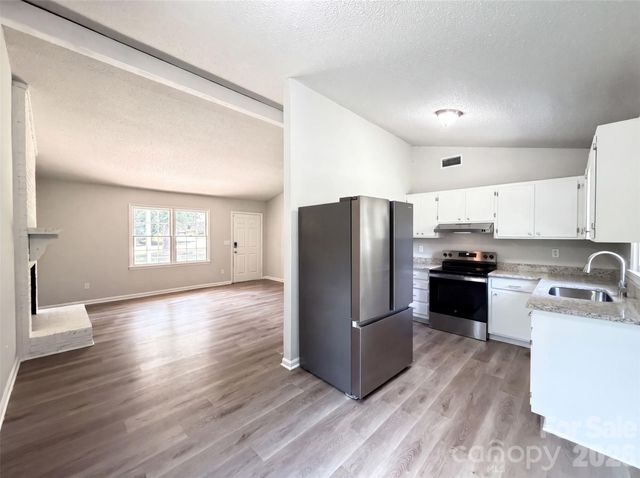 6912 Fieldlark Lane, Charlotte, NC 28227