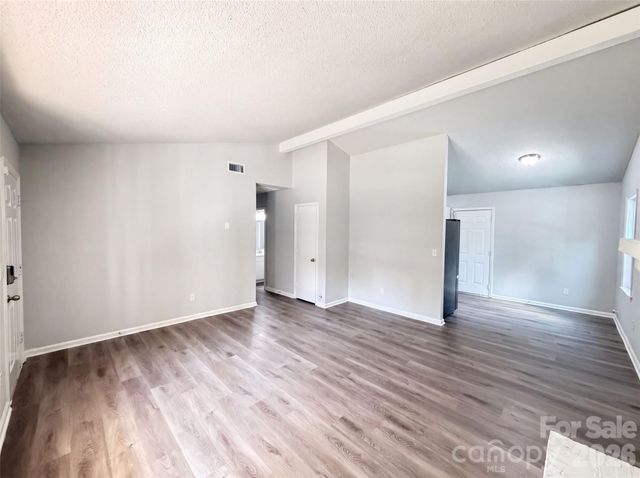 6912 Fieldlark Lane, Charlotte, NC 28227