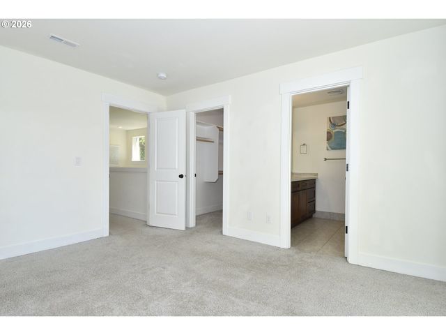 8550 Se BROOKLYN St, Portland, OR 97266