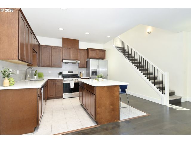 8550 Se BROOKLYN St, Portland, OR 97266