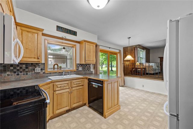 6149 Barkwood Court, Farmington, NY 14425