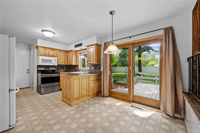 6149 Barkwood Court, Farmington, NY 14425