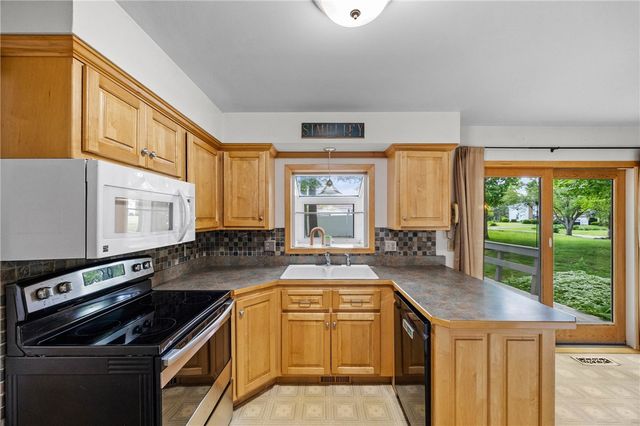 6149 Barkwood Court, Farmington, NY 14425
