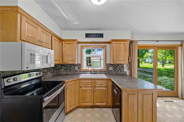6149 Barkwood Court, Farmington, NY 14425