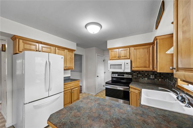 6149 Barkwood Court, Farmington, NY 14425