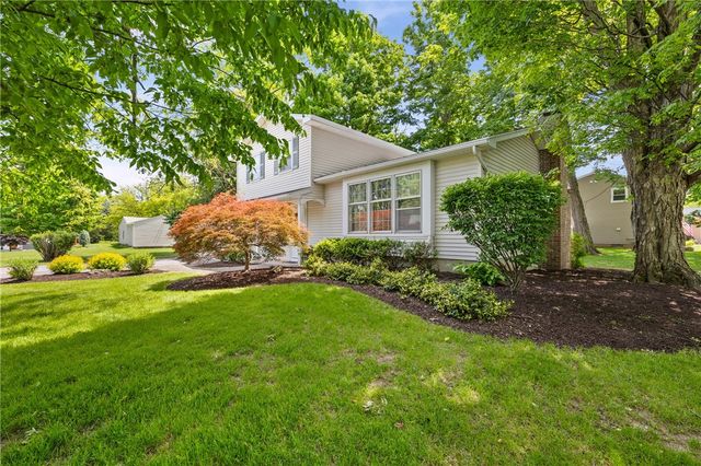 6149 Barkwood Court, Farmington, NY 14425