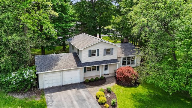 6149 Barkwood Court, Farmington, NY 14425