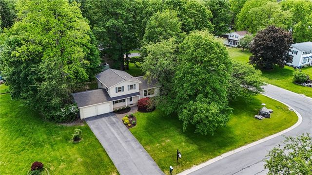 6149 Barkwood Court, Farmington, NY 14425