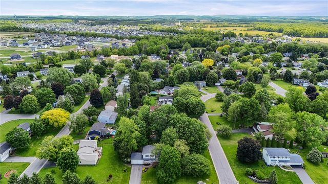 6149 Barkwood Court, Farmington, NY 14425